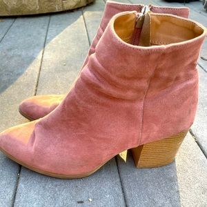 Mauve pink women’s ankle boots